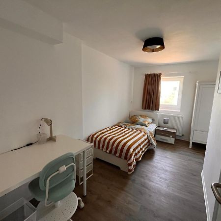 Ein Schoenes Zimmer In Kiel Luaran gambar